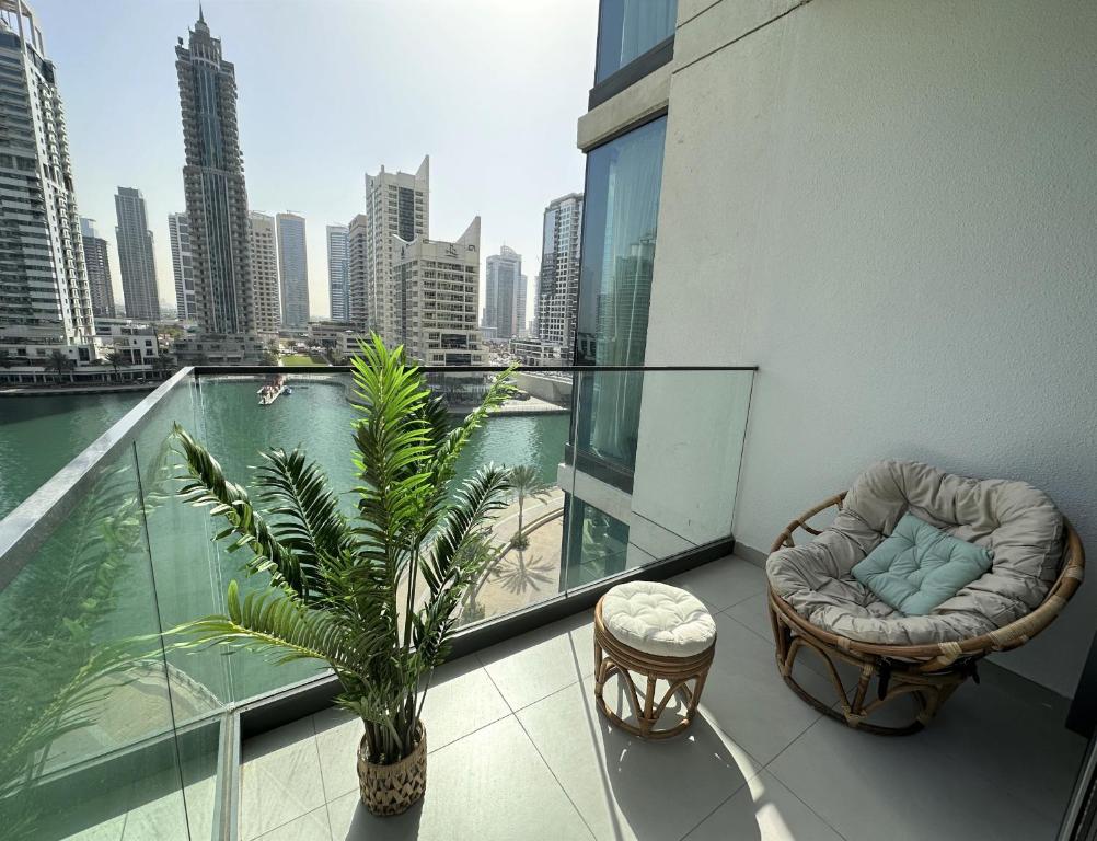 هتل ایزی گو - لیو ریزیدنسز دبی مارینا 2 بد روم مارینا ویو - EasyGo - LIV Residences Dubai Marina 2 Bedroom Marina View
