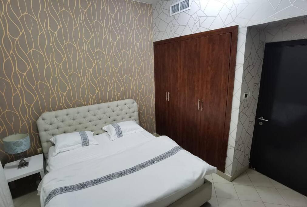 هتل مدرن اند اسپیشس تو بیدرومز آپارتمان این دبی مارینا's هارت 307 - Modern & Spacious 2 Bedrooms Apartment in Dubai Marina's Heart 307