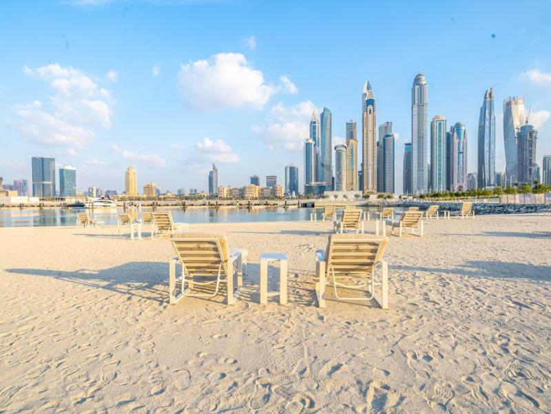 هتل اُستَنینگ بیچفرانت وِی پَنورامیک ویو آف دی‌اِکس‌بی مَارینا - Stunning Beachfront with Panoramic view of DXB Marina
