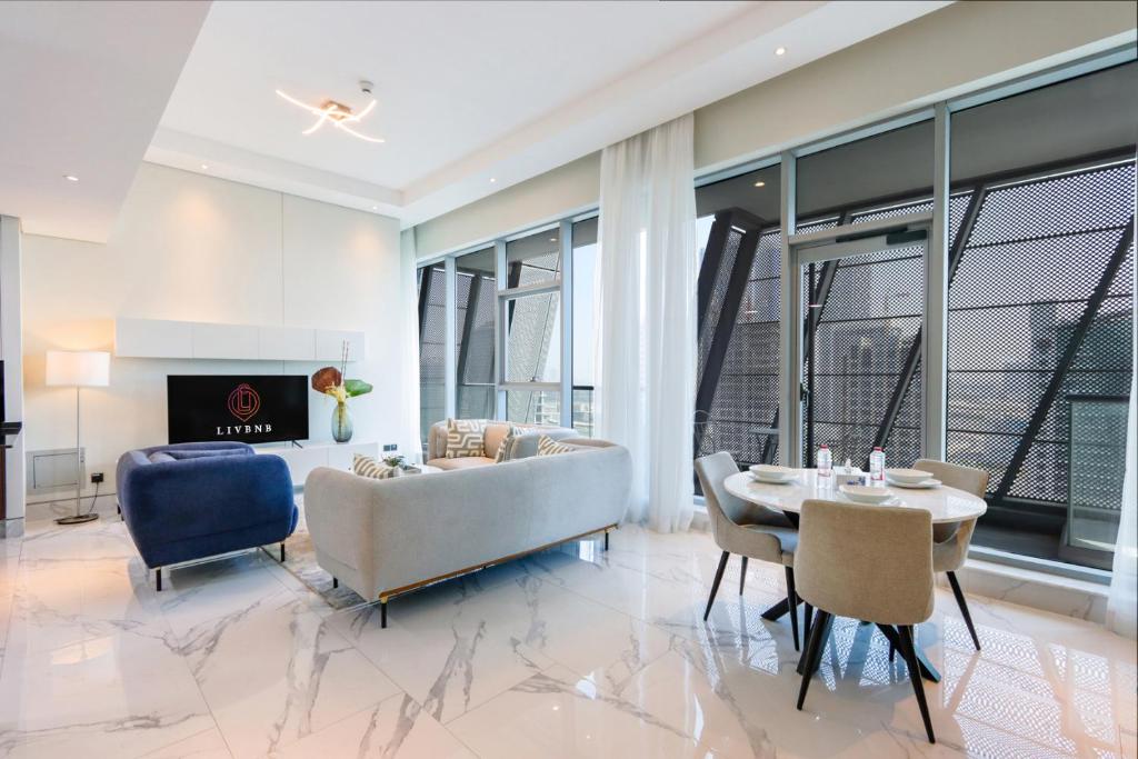 هتل لیو بی ان بی سوئیتس - لاویش 1 بی آر این ج وان تاور - Livbnb Suites - Lavish 1 BR in J One Tower