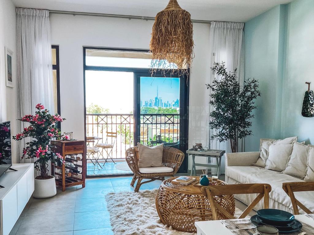 هتل آیکونیک ویوز اپت وید بالکونی کلوز تو د بیچ - Iconic Views Apt With Balcony Close to the Beach