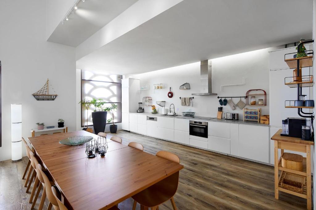هتل دیزاینر لفت آن د بیچ - Designer Loft on the Beach