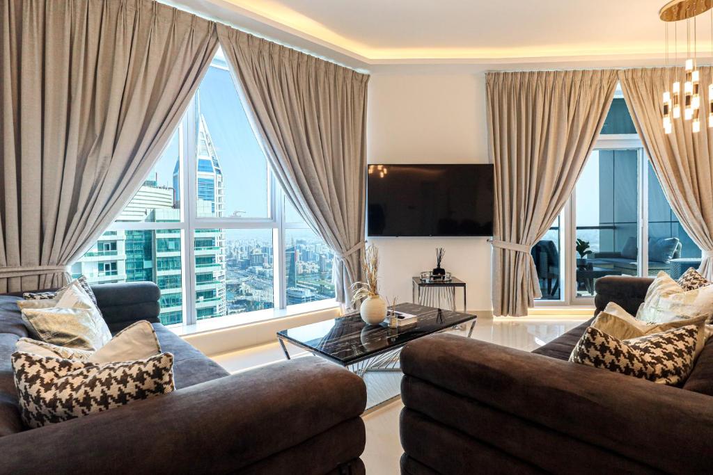 هتل های‌گستس - لوکسوریوس های-رایز آپارتمان وید استانیگ ویوز - HiGuests - Luxurious High-Rise Apartment With Stunning Views
