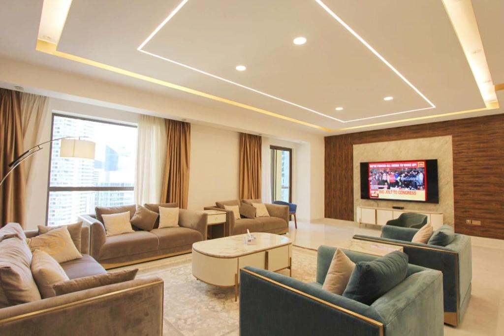 هتل اوزمانز 5 بد روم آپارتمان ات جی بی آر واک ریمل آن د بیچ 2750 اس اف تی هیوچ - USMANS 5 BEDROOM APARTMENT at JBR WALK RIMAL ON THE BEACH 2750 SFT HUGE