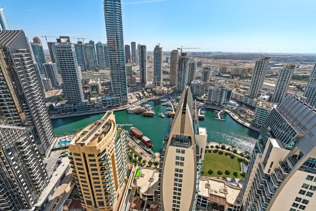 هتل بیوتیفل سی اند مارینا ویو - پریمیوم 2BR این جی بی آر - Beautiful Sea and Marina View - Premium 2BR in JBR
