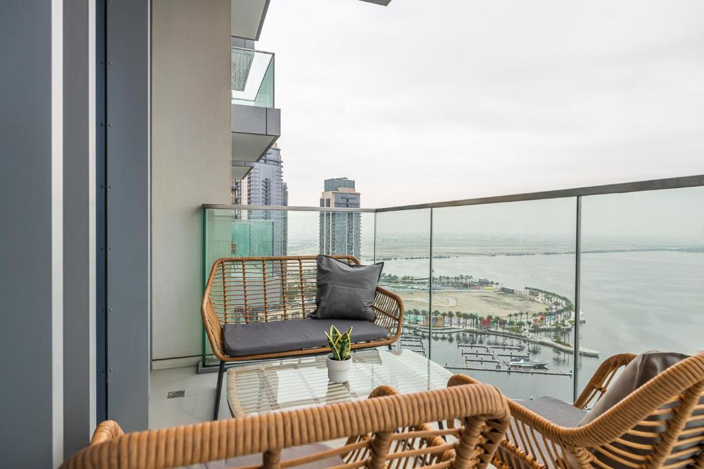 هتل واترفرانت ای برج خلیفه ویو ای کُزی ریتریت - Waterfront I Burj Khalifa View I Cozy Retreat