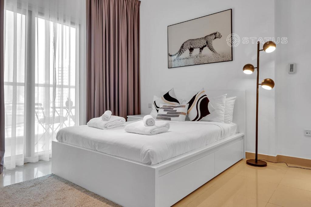 هتل اسلیک استودیو - رِد رِزیدنس-ال هشت - نیِر آیز دی استادیوم - Sleek Studio - Red Residence-L8 - Near ISD Stadium