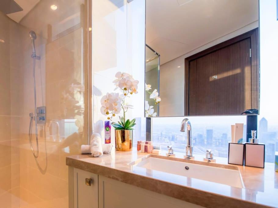 هتل فِرست کلاس پنت هاوس وید فول بُرج خلیفه اند فَوانتین ویو - FIRST CLASS Penthouse with Full BURJ KHALIFA and FOUNTAIN view
