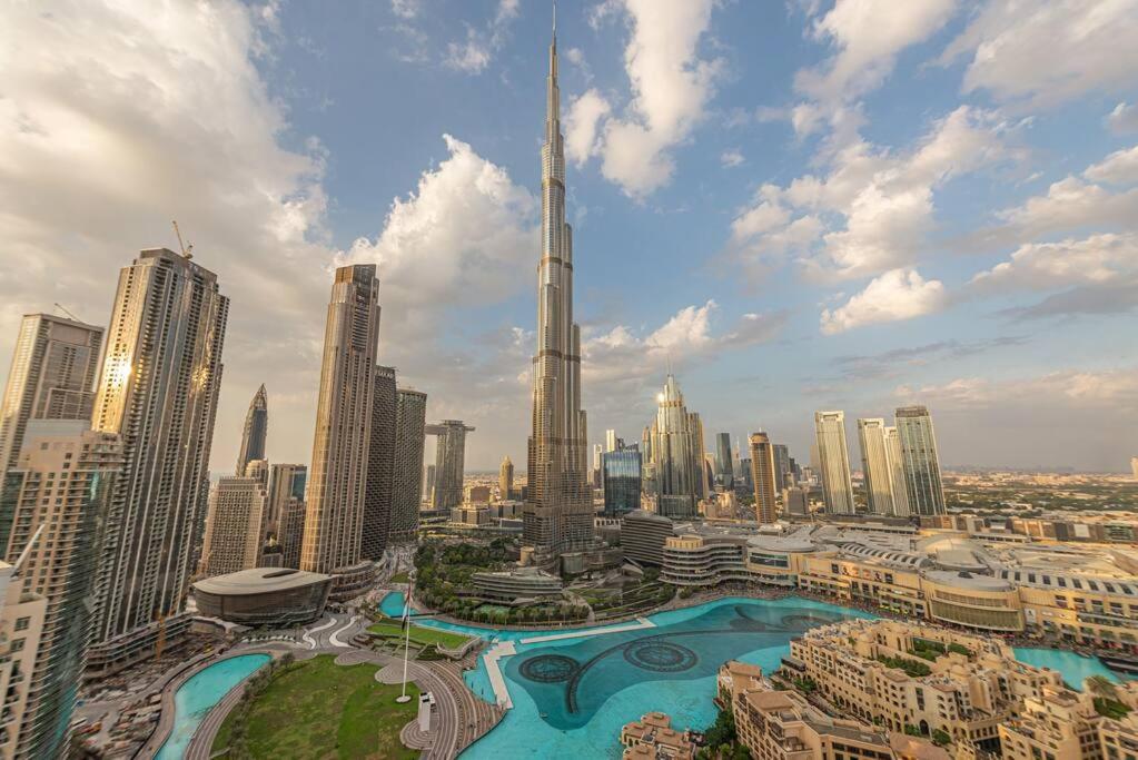 هتل فِرست کلاَس 3بی‌آر وید فُل بُرِج خالیفَ و فَوَن‌تین ویو - FIRST CLASS 3BR with full BURJ KHALIFA and FOUNTAIN VIEW