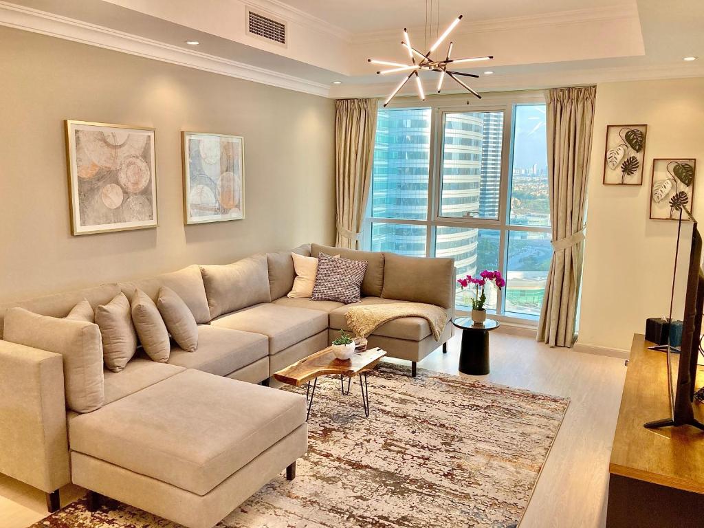 هتل وایت سیج - لیکفرانت آپارتمان اَمیدست پارکس ویت لیک اکسس - White Sage - Lakefront Apartment Amidst Parks With Lake Access