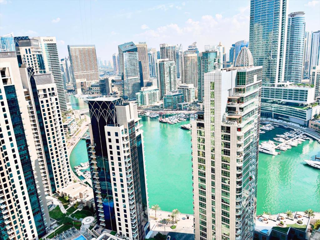 هتل جولری هومز این امواج 4 وید دایرکت بیچ اکسس - Jewellery Homes in Amwaj 4 with direct beach access