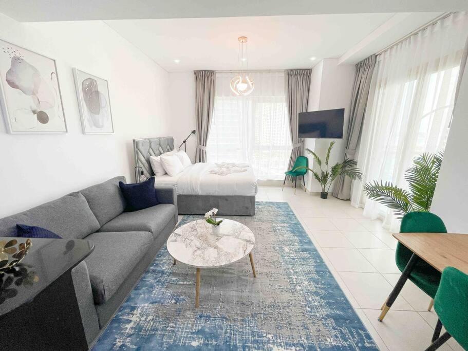 هتل رویال اوشینیک این جی بی آر بای هپی سیزن - Royal Oceanic in JBR by HAPPY SEASON