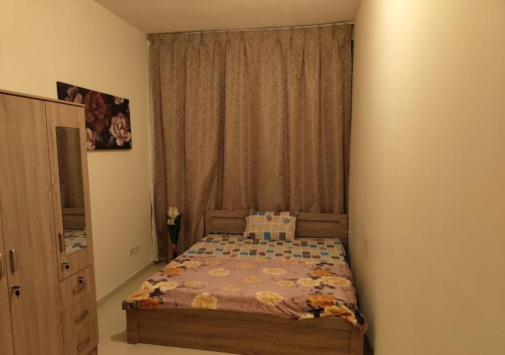 هتل پرایوت روم این شیرد آپارتمان این هارت آف اجمان Private Room In shared apartment in heart of Ajman