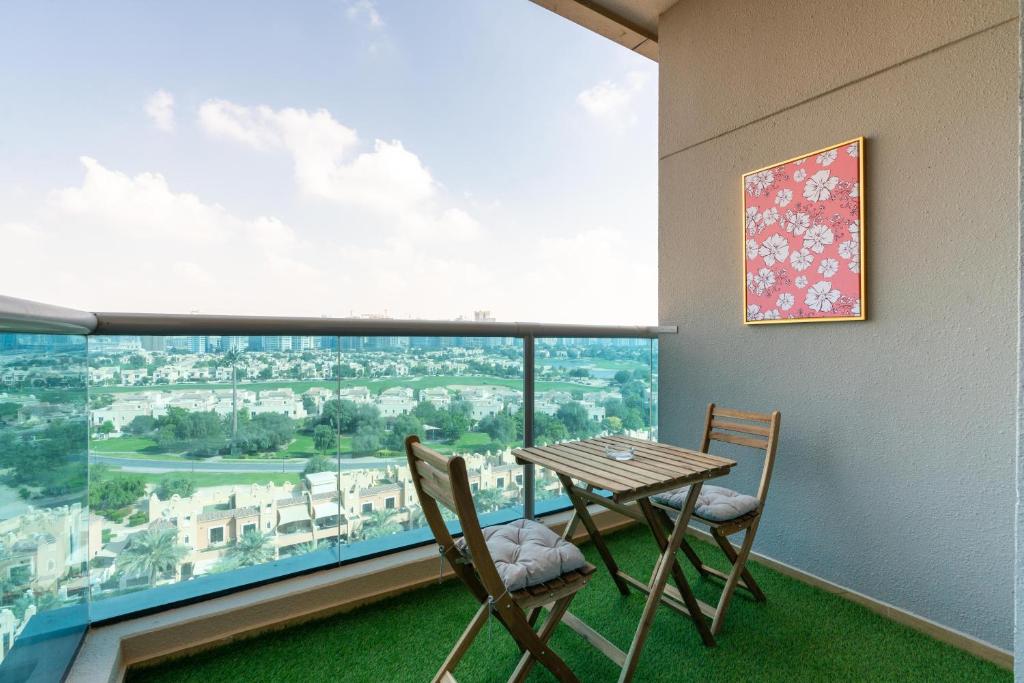 هتل لاکس بین بی الیت ریزیدنسز آی گلف کورس ویوز - Lux BnB Elite Residences I Golf Course Views