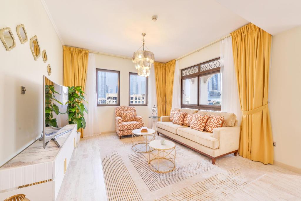 Ultra Luxury Downtown - Full Burj Khalifa View - 5 Min Walk To Dubai Mall! (Apartment) (UAE) Deals