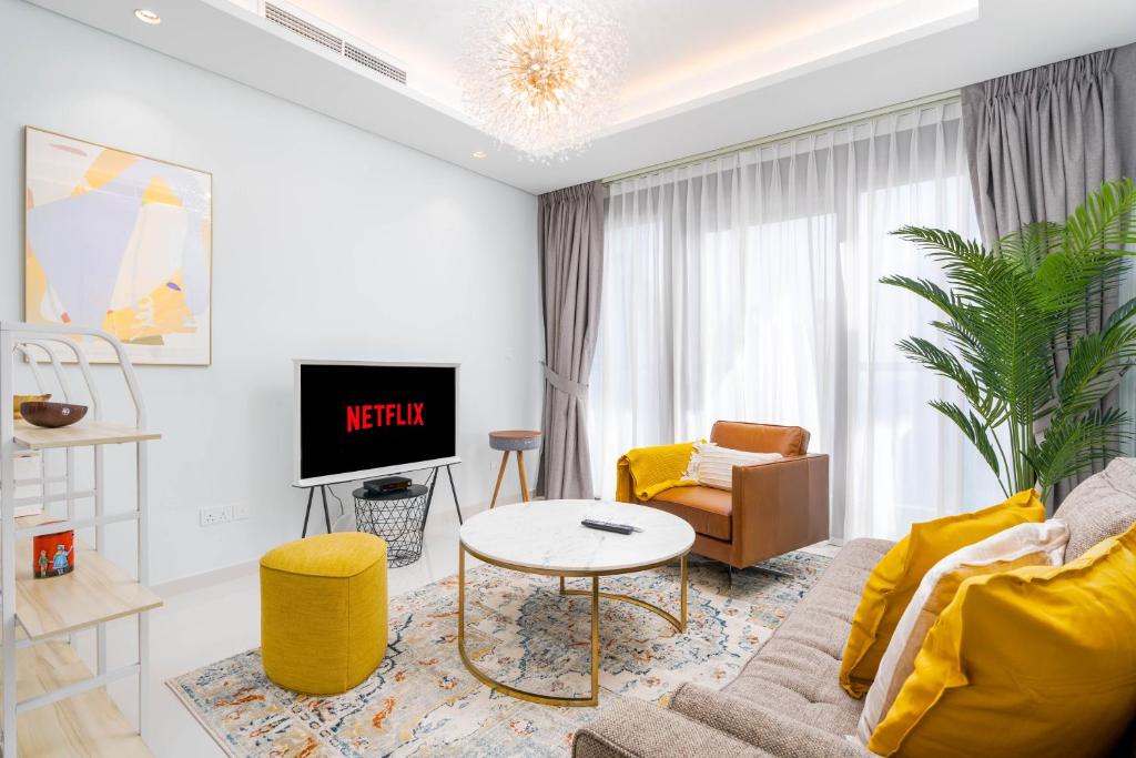 Vacay Lettings - Burj Khalifa View 3 bed at Paramount Midtown