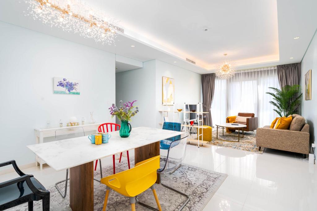 Vacay Lettings - Burj Khalifa View 3 bed at Paramount Midtown