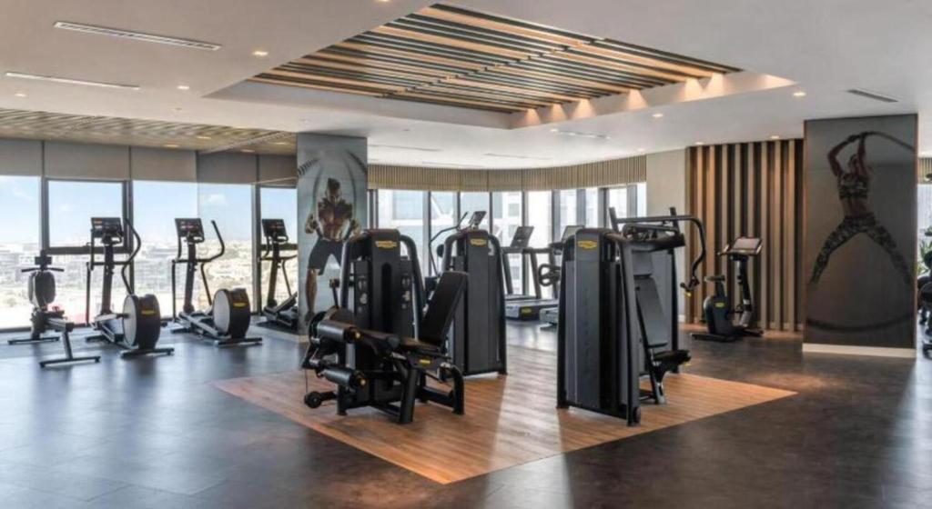 Vacay Lettings - Burj Khalifa View 3 bed at Paramount Midtown