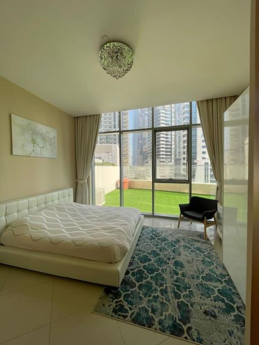 هتل امیزینگ 2 بد روم آپارتمان - Amazing 2 bedroom apartment