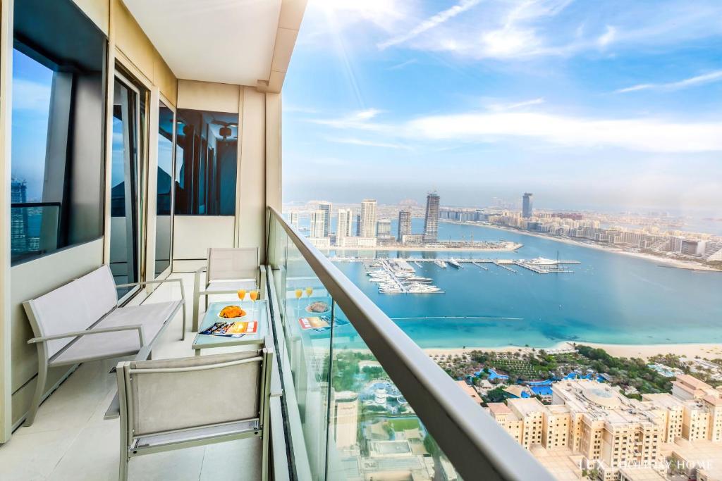 هتل لاکس ذ اکزیکوتیو اوشن ویو سوئیت 2 - LUX The Executive Ocean View Suite 2