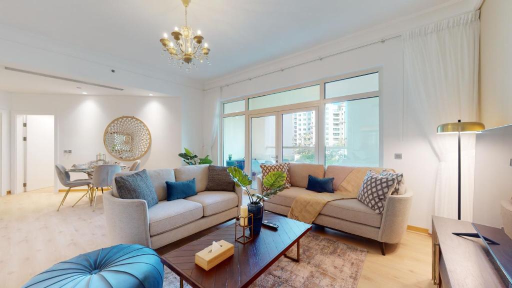 هتل اِلن گِنت 2 بی آر آپارتمِنِت ویت بیچ اَک سِس - Elegant 2 BR Apartment with Beach Access