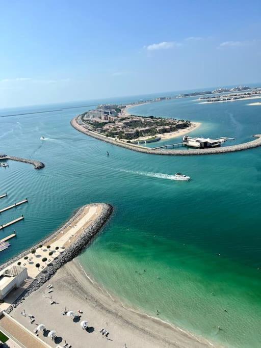 هتل لاکزوریس بیچفرانت آپارتمان - Luxurious Beachfront Apartment