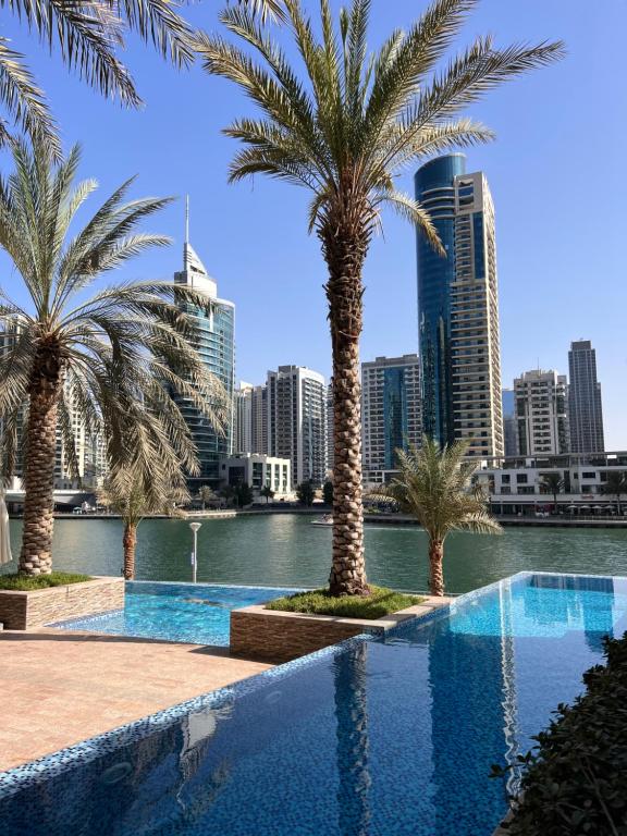 هتل پریمیوم 1 بی در آپارتمان این دبی مارینا وید کانال ویو - Premium 1 bdr apartment in Dubai Marina with Canal View