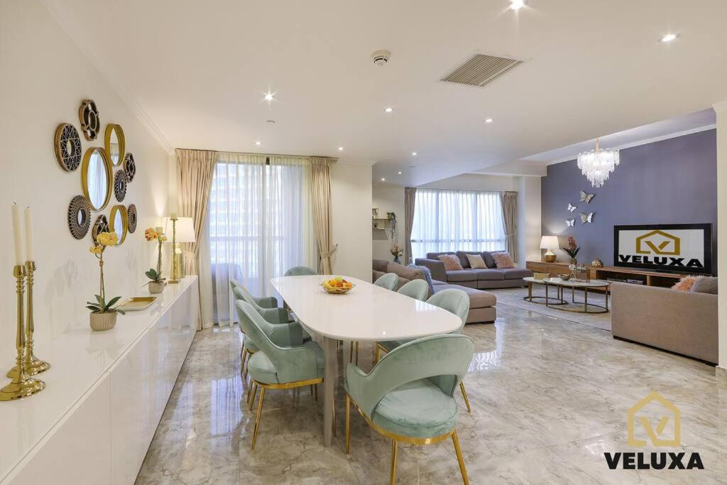 هتل ولکسا - اسپکتیکولار 4 بدروoom بیچ هوم - Veluxa - Spectacular 4 Bedroom Beach Home