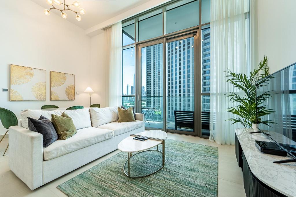 هتل لاکچری استی کیشن - فنس آپارتمان کانکتد تو برج خلیفه - Luxury StayCation - Fancy Apartment Connected To Burj Khalifa