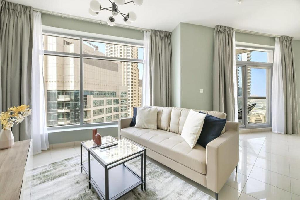 هتل سیلک هاوس استایلیش های فلور 1 بی آر دبی مارینا ویو - Silkhaus stylish high floor 1BR Dubai Marina view