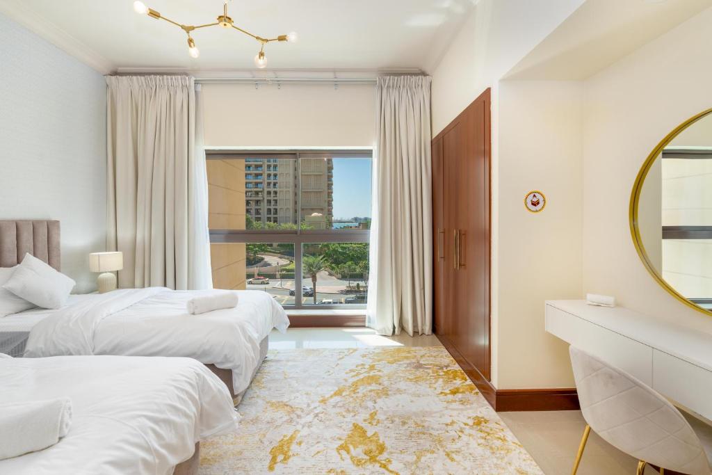 Palm Oasis Retreat in Palm 2BR Teal & Gray Elegance Palm Jumeriah- Private Beach & Fairmont Access