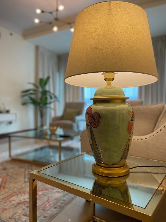 Palm Oasis Retreat in Palm 2BR Teal & Gray Elegance Palm Jumeriah- Private Beach & Fairmont Access