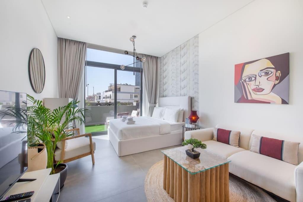 هتل تاپ نچ استودیو ویت لارج تراس این جی وی سی - Top-Notch Studio with Large Terrace in JVC