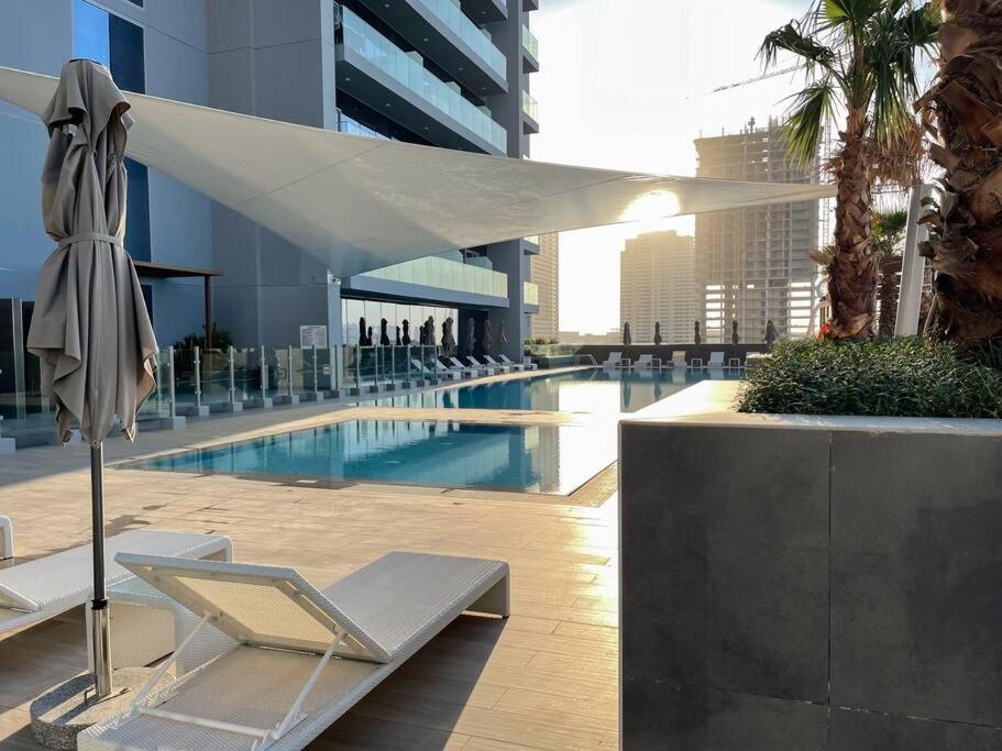 هتل اسپکتی کلر ویوز آف دبی اسکایلاین - Spectacular Views of Dubai Skyline
