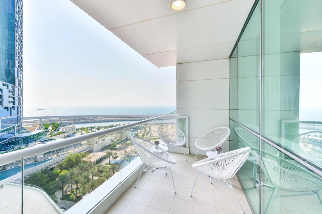 هتل ال باتین · الترا لاکچری جی بی آر · پرایوت بیچ اند پول - Al Bateen · Ultra Luxury JBR · Private Beach and Pool