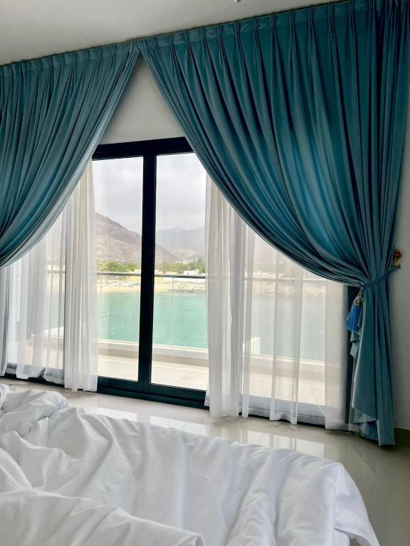 هتل آیکونیک 4-بد روم ویلا ویت پول این فوجیره پالم Iconic 4-bedroom villa with pool in Fujairah Palm
