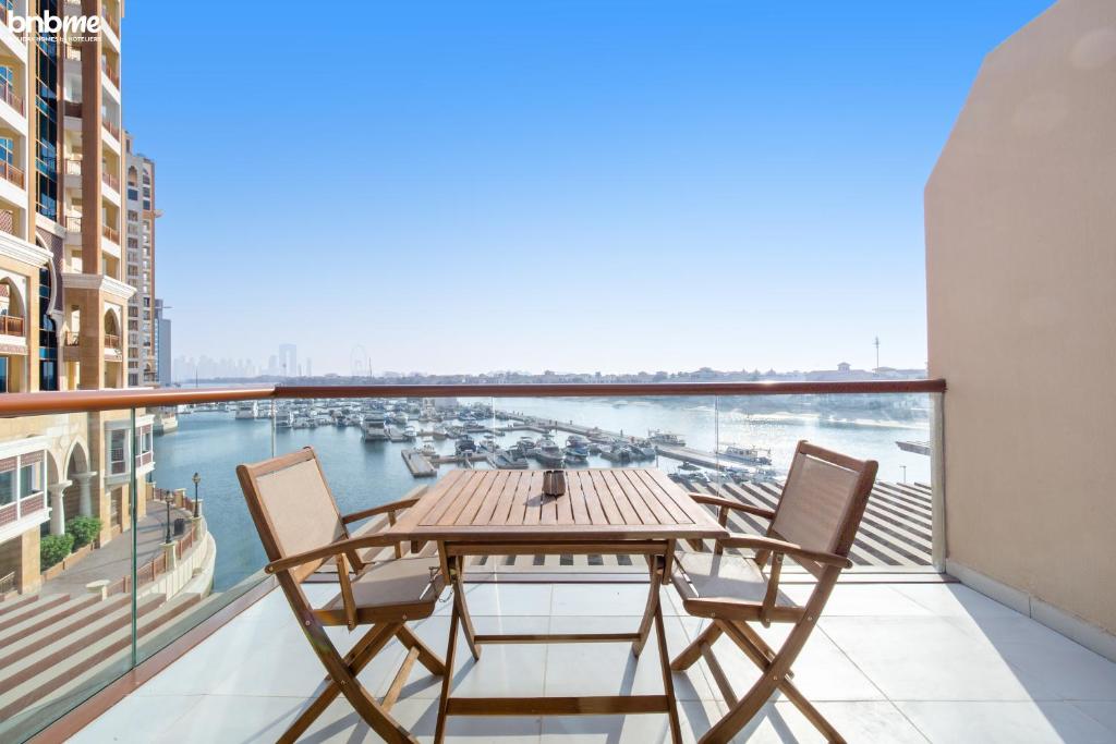 هتل بی ان بی می - پام ویوز - bnbme - Palm Views