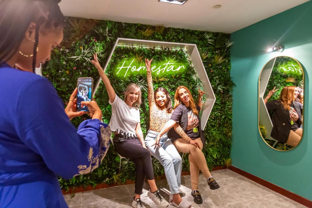 هتل هوم استار، دلاکس هاستل - جی بی آر - واک تو بیچ، مترو استیشن HOMESTAR, Deluxe Hostel - JBR - Walk To Beach, Metro Station