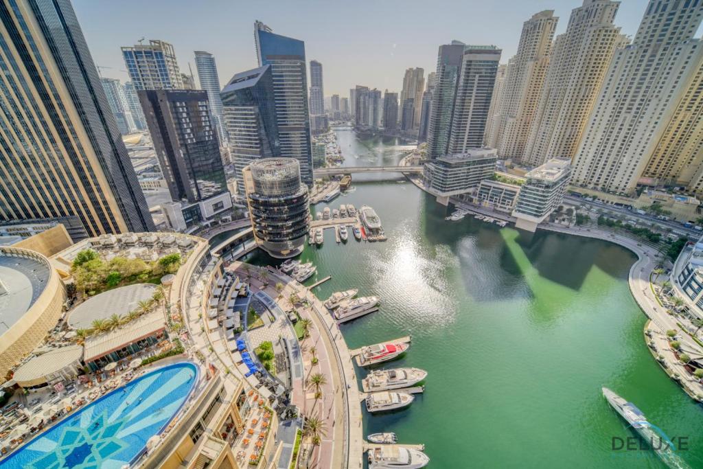 هتل دکیدنت 2 بی آر این ذ آدرس رزیدنسز دوبی مارینا بای دلاکس هالی دی هومز - Decadent 2BR in The Address Residences Dubai Marina by Deluxe Holiday Homes