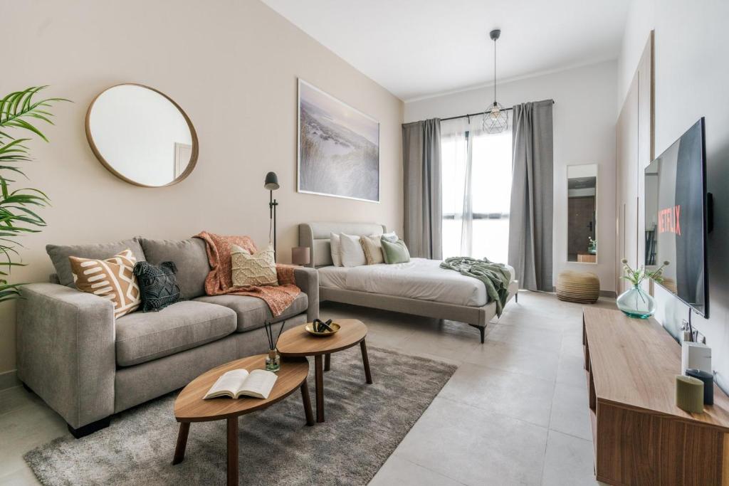 هتل گست ردی - لا ریویرا آذور تاور این جی وی سی - GuestReady - La Riviera Azure Tower in JVC