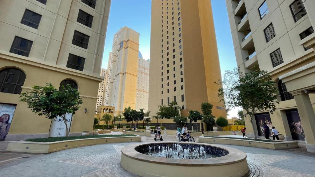 هتل بیزنس باک پکرز جی بی آر (بی بی جی) Business Backpackers JBR (BBJ)