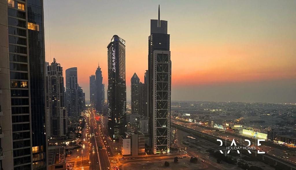هتل رر هالیدهی هومز - نکت تو برج خلیفه - لفت تاور - آر ال 205 - داون تاون دبی - Rare Holiday Homes - Next to Burj Khalifa - Loft Tower - RL205 - Downtown Dubai