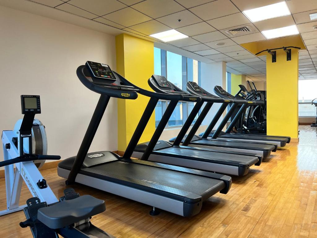 Rare Waterfront Studio in Bay Central, Dubai Marina