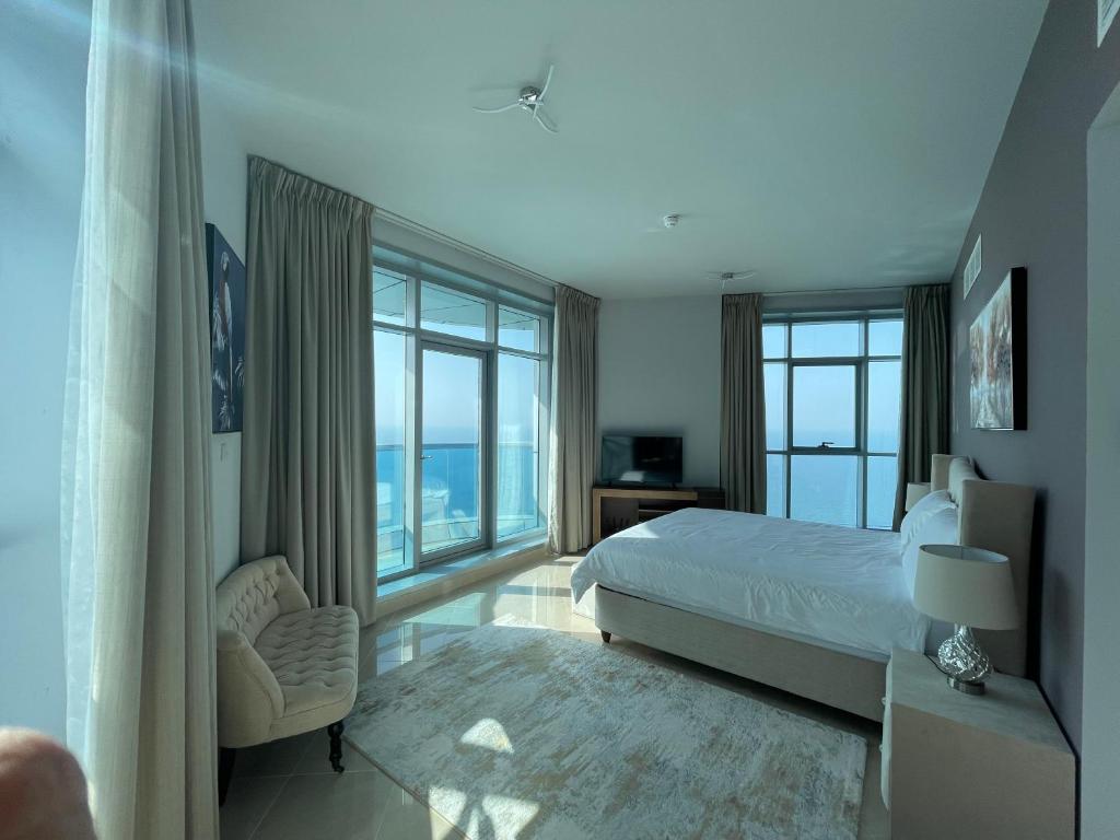 هتل بیچفرانت پارادایس جاست مینتس فروم دبی Beachfront paradise just minutes from Dubai