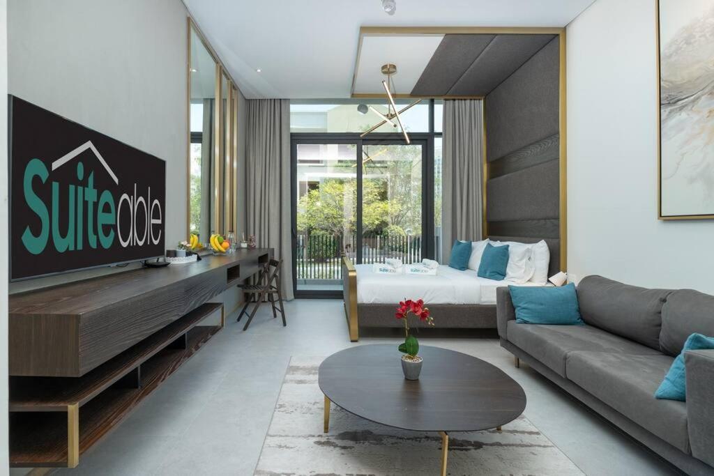 هتل مدرن استودیو و اسپیشس تراس این جی وی سی - سوئیتهبل - Modern studio w spacious terrace in JVC -Suiteable