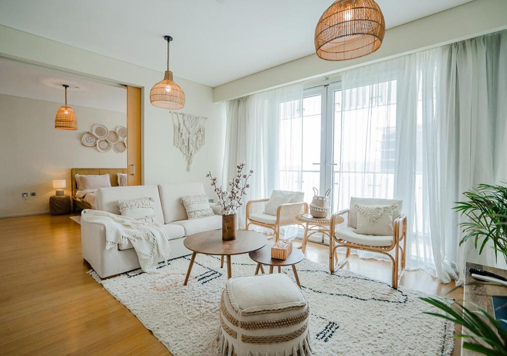 هتل نسما لاکچری استیز - سرین آپارتمان ویت بالکنی استپس فروم د سی - Nasma Luxury Stays - Serene Apartment With Balcony Steps From The Sea
