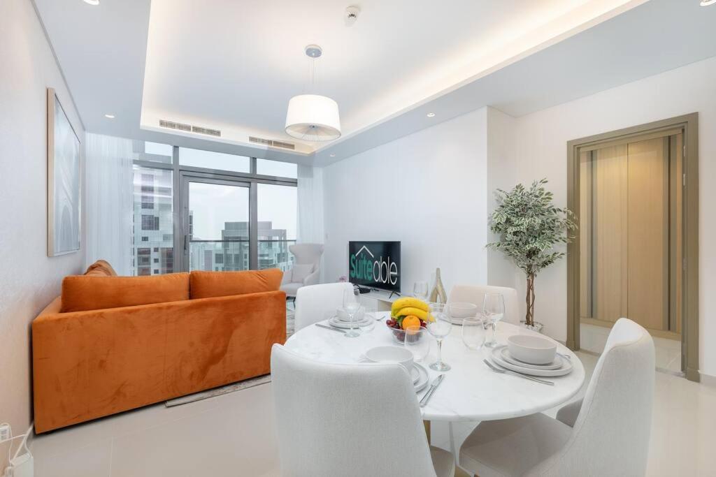 هتل آپولنت هالیوود استایلد فلت این پارامونت تاور - Opulent Hollywood Styled Flat in Paramount Tower