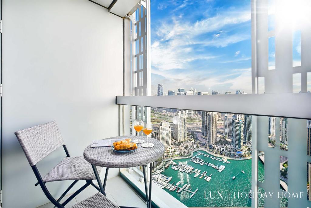 هتل لاکس - کایان سوپریر سوئیت 4 در دبی مارینا - LUX - Cayan Superior Suite 4 in Dubai Marina