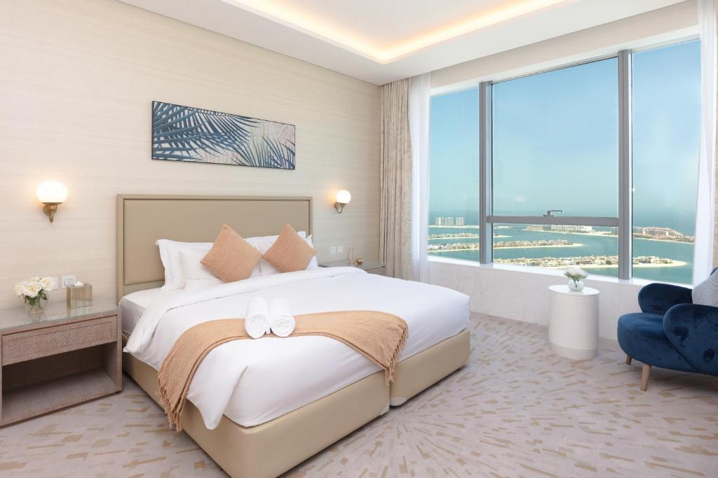 Luxury Living & Views -St Regis High Floor Suite 4 by Exclusive Holiday Homes (Apartment), Dubai (UAE) Deals