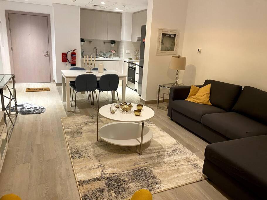 هتل برند نیو 1 بد روم، ویکیشن هوم! - Brand New 1 Bedroom, Vacation Home!